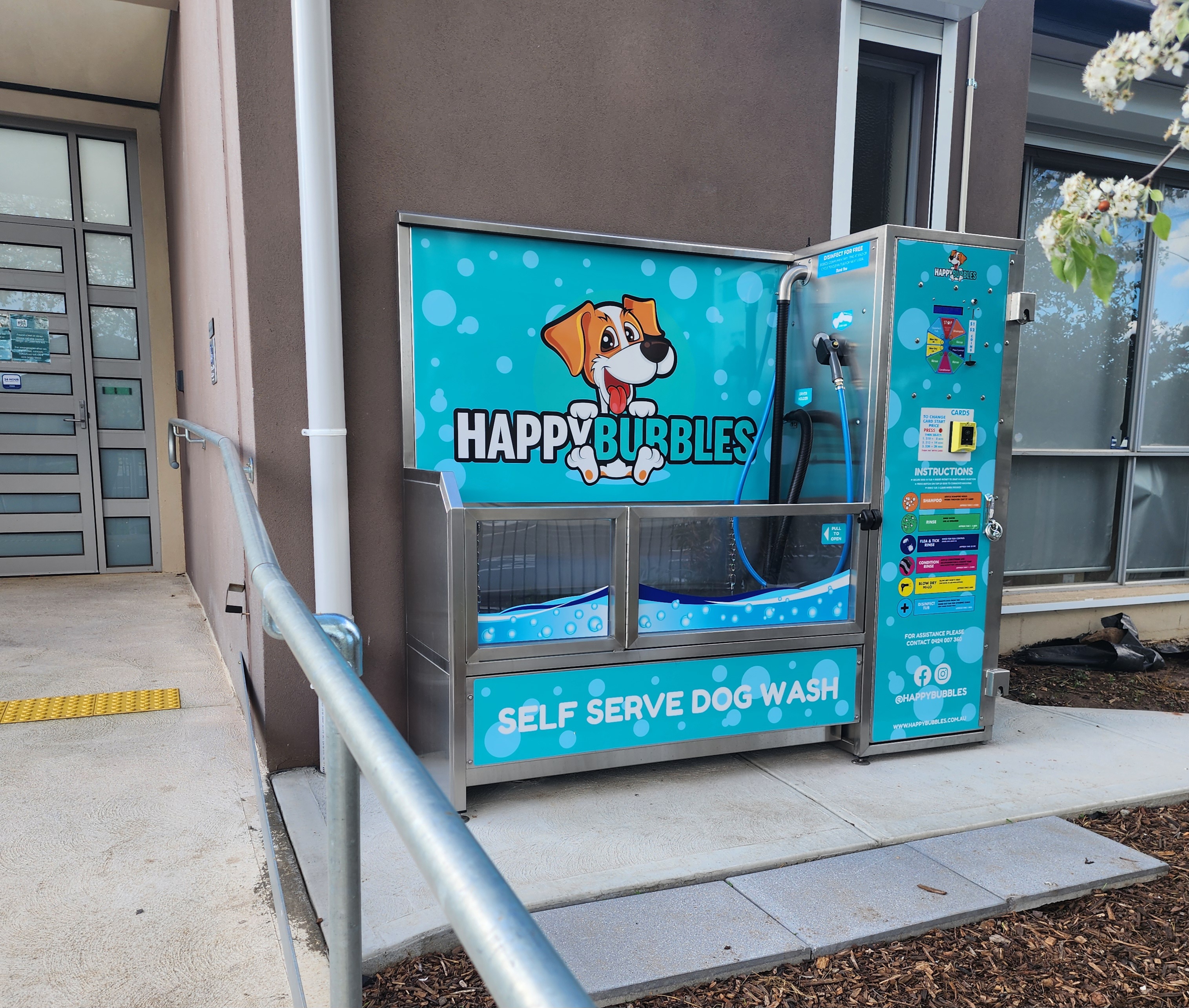 Happy Bubbles dog wash phot